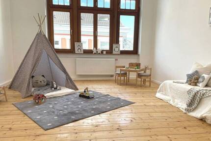 Helle lichtdurchflutete ETW viel Platz 4-5 Zimmer, 140?m² kl. Balkon - Top für Familien & Anleger 6%