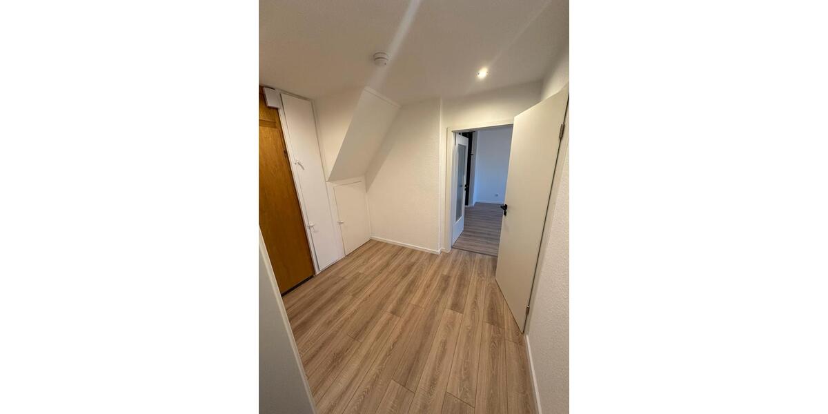 Dachgeschoßwohnung Hagen Hagen-Nord - 2.5 Zimmer, 75 m&sup2;, 650&euro; | Angebot:24819819