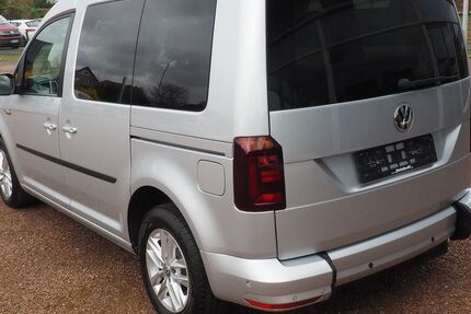 VW Caddy 83.828 km 27.350 &euro; Südkirchen 59394