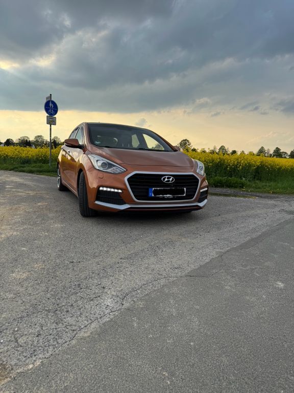 i30