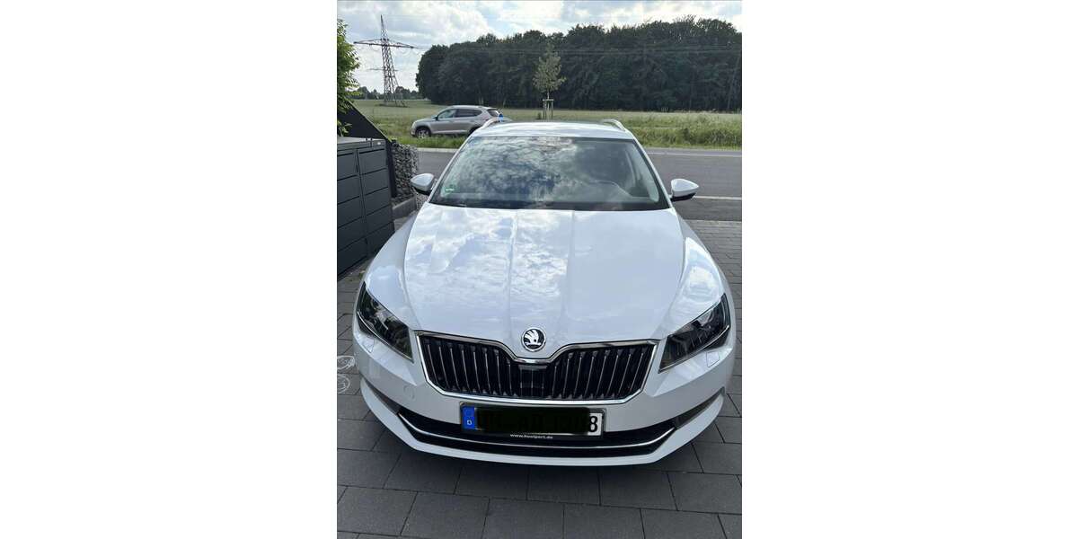 Skoda Superb 112.800 km 16.300 &euro; Holzwickede 59439