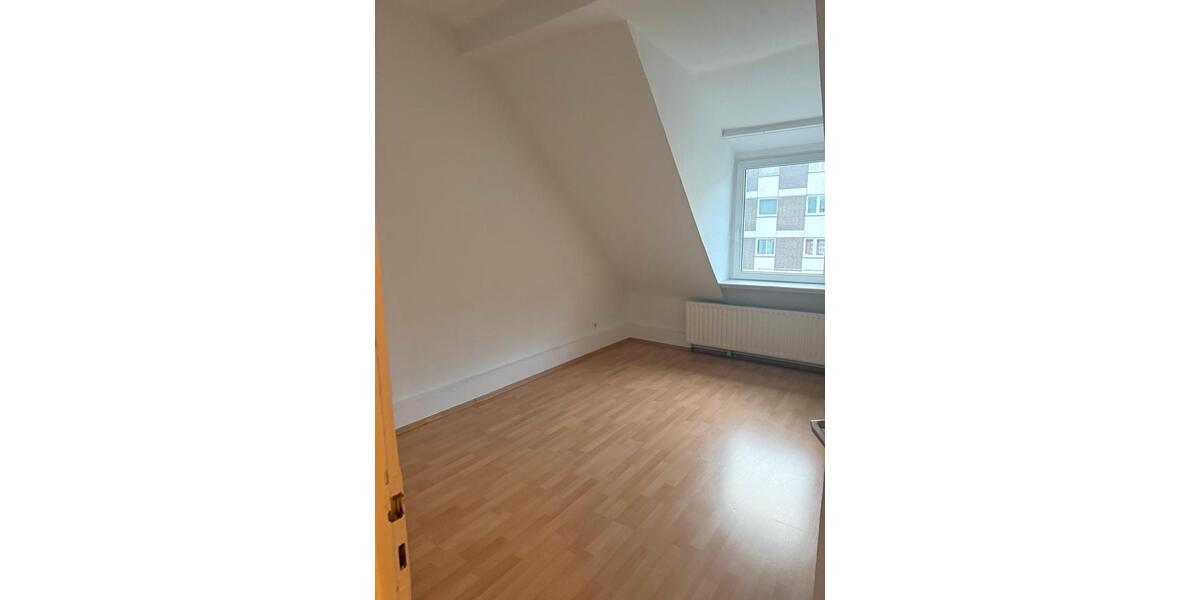 Dachgeschoßwohnung Hagen Hagen-Nord - 3 Zimmer, 100 m&sup2;, 580&euro; | Angebot:24695158