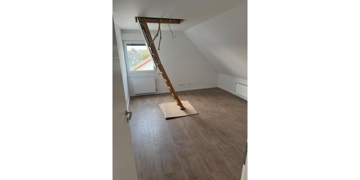 Dachgeschoßwohnung Hagen Hohenlimburg - 5 Zimmer, 950&euro; | Angebot:23297106