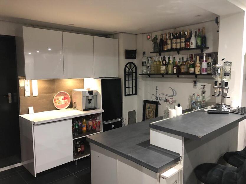 Freistehendes Haus mit EinliegerWohnung , sofort bezugsfertig.
