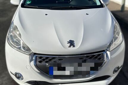 Peugeot 208 103.049 km 6.900 &euro; Dortmund 44379