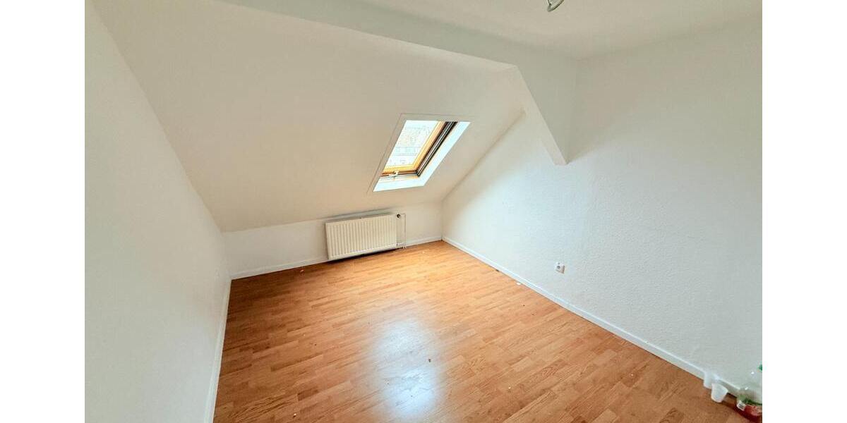 Dachgeschoßwohnung Gelsenkirchen Gelsenkirchen-Mitte - 4 Zimmer, 106 m&sup2;, 725&euro; | Angebot:25054963