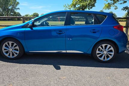 Toyota Auris 156.000 km 9.499 &euro; Lünen 44532