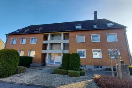 Schöne hochwertige DG-Wohnung (2.OG) mit Loggia, ca. 51m²