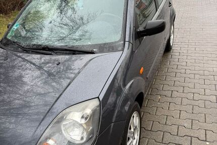 Ford Fiesta 250.000 km 800 &euro; Dortmund 44339