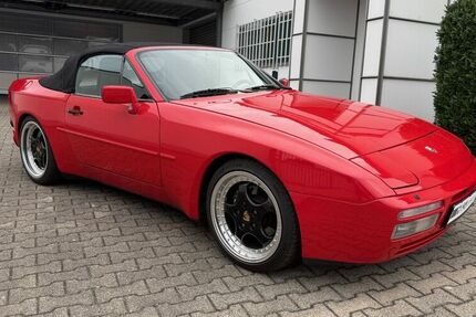 Porsche 944