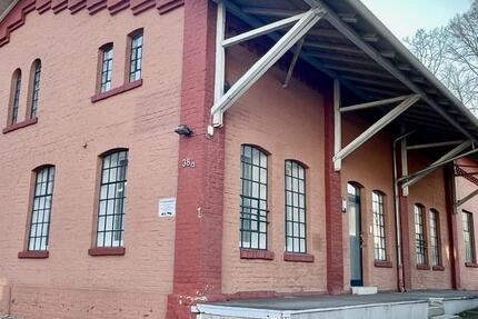 Moderne Gewerbeeinheit mit stilvollen Büroräumen und großzügigem Lagerraum im Loftstil zimmer