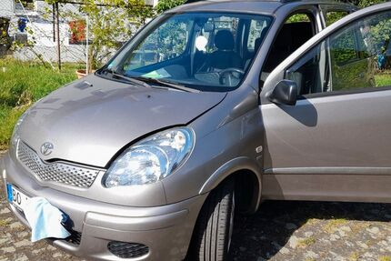 Toyota Yaris 116.000 km 5.600 &euro; Bochum 44789