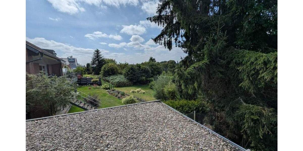 *** Terrassenwohnung mit eigenem Eingang, Garage, großem Garten + unverbaubarem Blick ins Grüne *** 3 zimmer