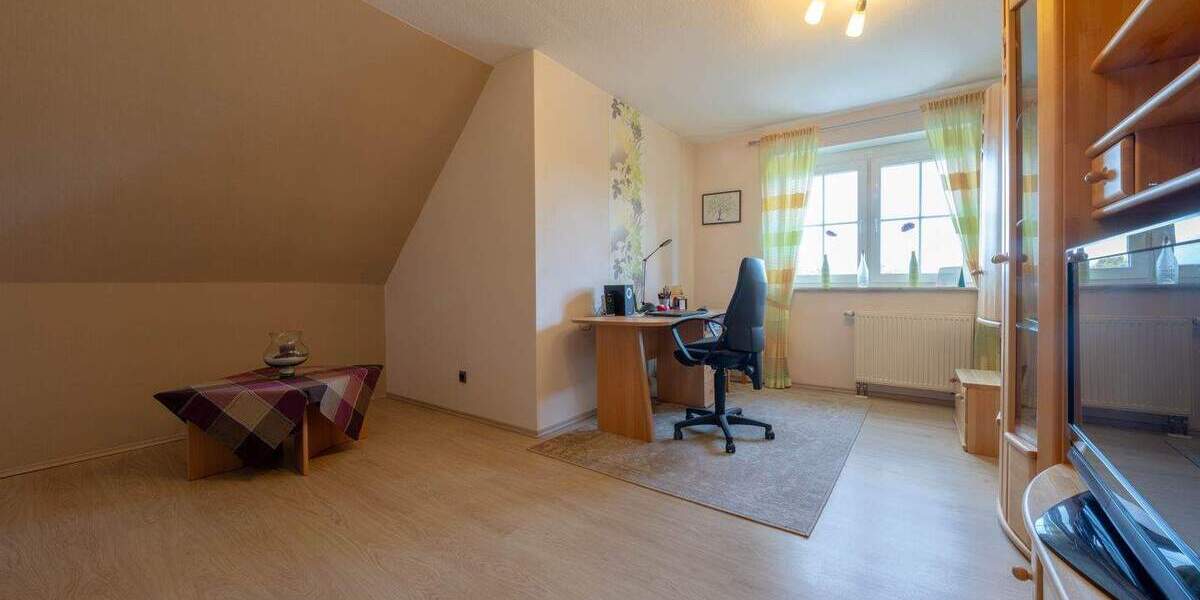 Charmante Doppelhaushälfte mit Dachstudio & Garten in begehrter und ruhiger Wohnlage von Selm 4 zimmer