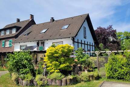 Haus zum Kaufen in Gelsenkirchen 599.000 € 484 m² 10 zimmer