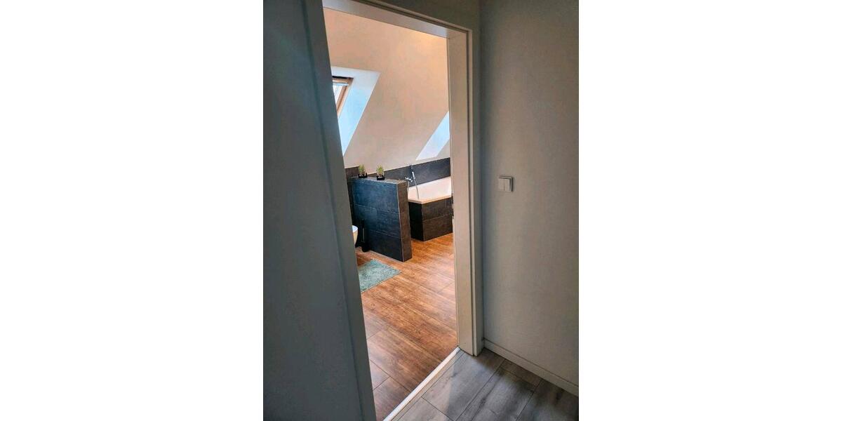 Dachgeschoßwohnung Dortmund Brackel - 3.5 Zimmer, 95 m&sup2;, 1.250&euro; | Angebot:26432429