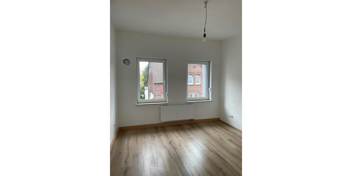 Großzügige, sanierte, helle 2-Zimmer-Whg zu vermieten! 2 zimmer