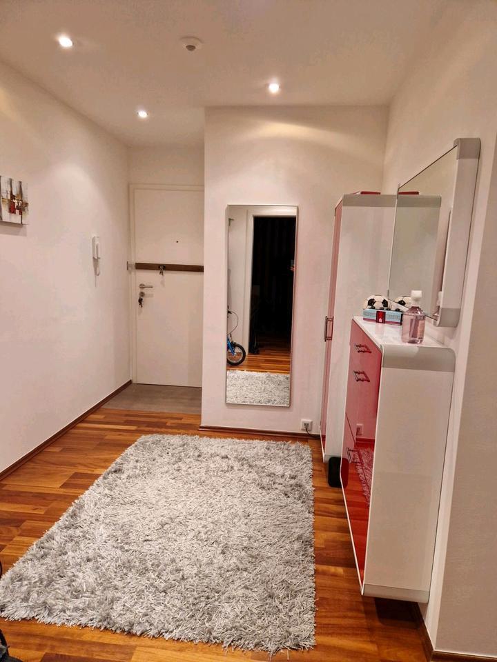 Traumhafte 3-Zimmer-Wohnung mit Balkon, Garage zu verkaufen. zimmer