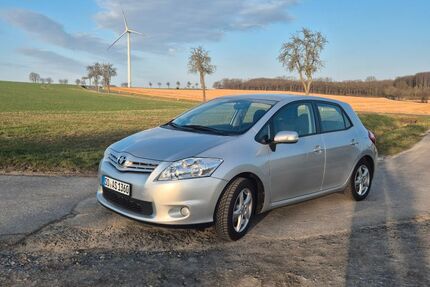 Toyota Auris 103.000 km 6.300 &euro; Wickede 58739