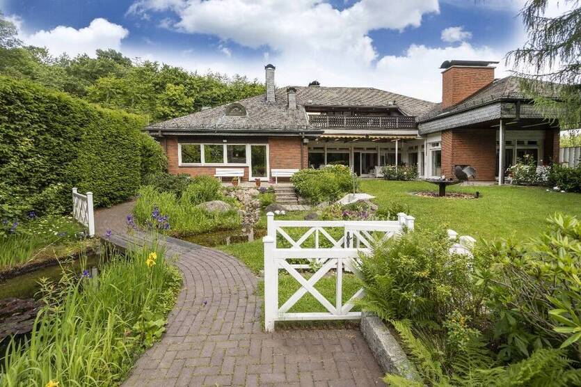 Exklusives Mehrgenerationenhaus mit 3 Wohneinheiten (235 m²167 m²75 m²) direkt am Fleyer Wald