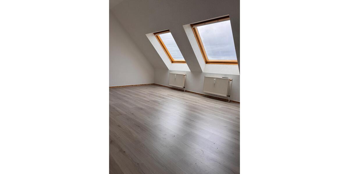 Dachgeschoßwohnung Iserlohn Sümmern - 2.5 Zimmer, 60 m&sup2;, 360&euro; | Angebot:24739994