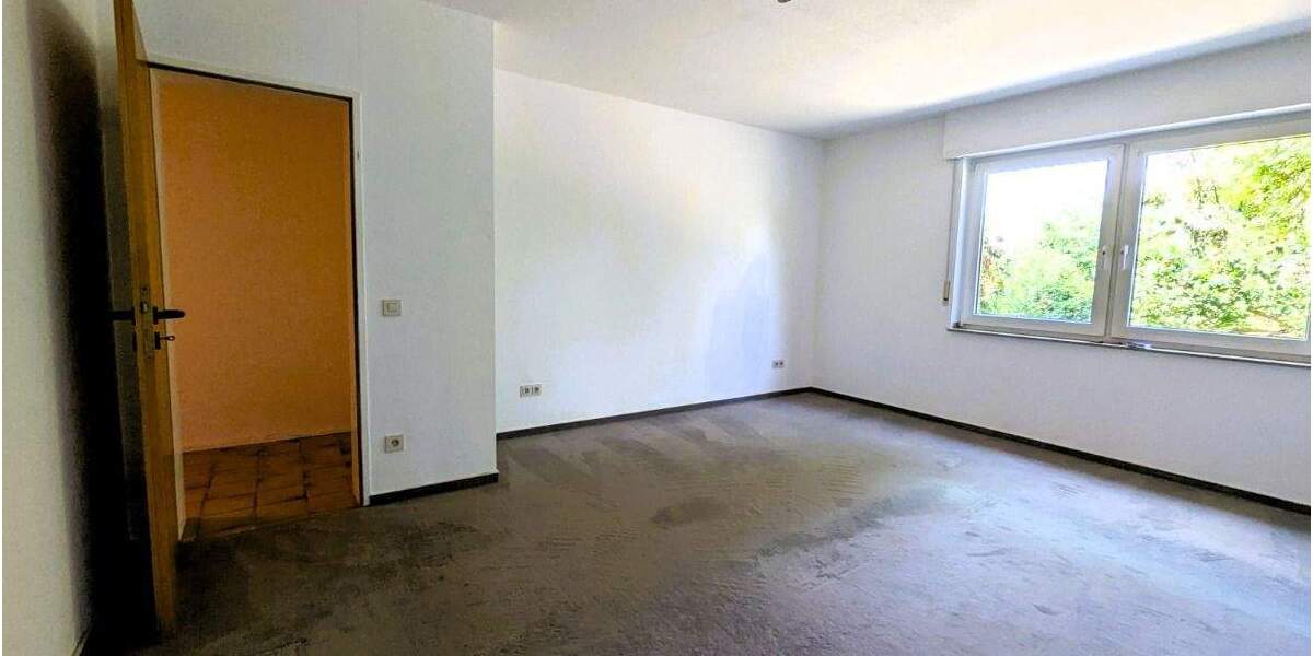 *** Terrassenwohnung mit eigenem Eingang, Garage, großem Garten + unverbaubarem Blick ins Grüne *** 3 zimmer