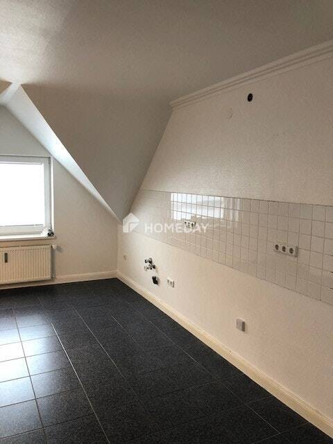 Vermietete Dachgeschoßwohnung mit 4 Zimmern und schöner Ausstattung in Herne-Süd