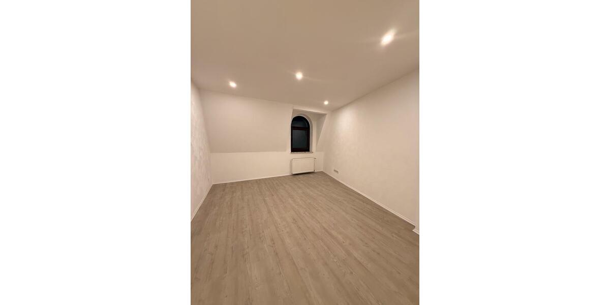 Dachgeschoßwohnung Herne Wanne-Bickern - 6 Zimmer, 130 m&sup2;, 1.300&euro; | Angebot:25448225