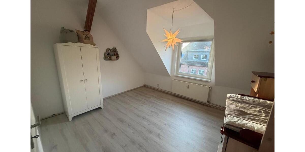 Dachgeschoßwohnung Oer-Erkenschwick Erkenschwick - 3.5 Zimmer, 75 m&sup2;, 490&euro; | Angebot:24786758