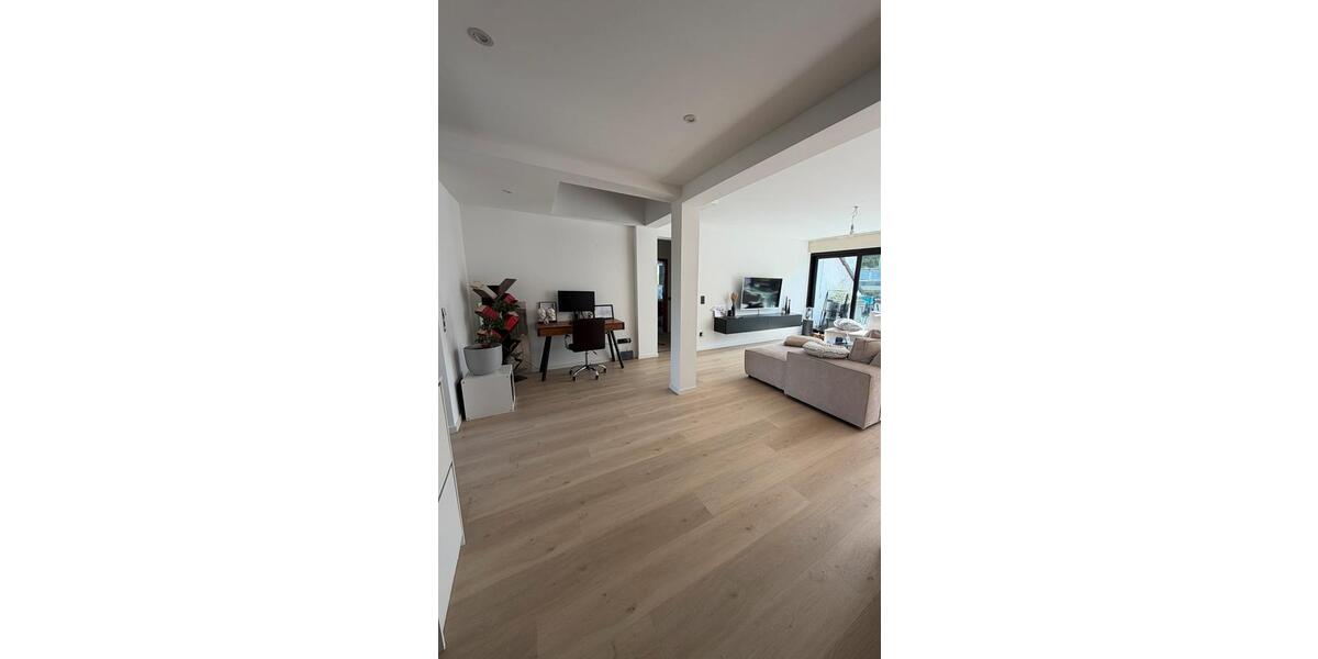 Dachgeschoßwohnung Dortmund Hombruch - 3.5 Zimmer, 150 m&sup2;, 1.800&euro; | Angebot:26665401