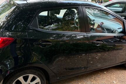 Mazda 2 64.280 km 5.000 &euro; Dortmund 44269