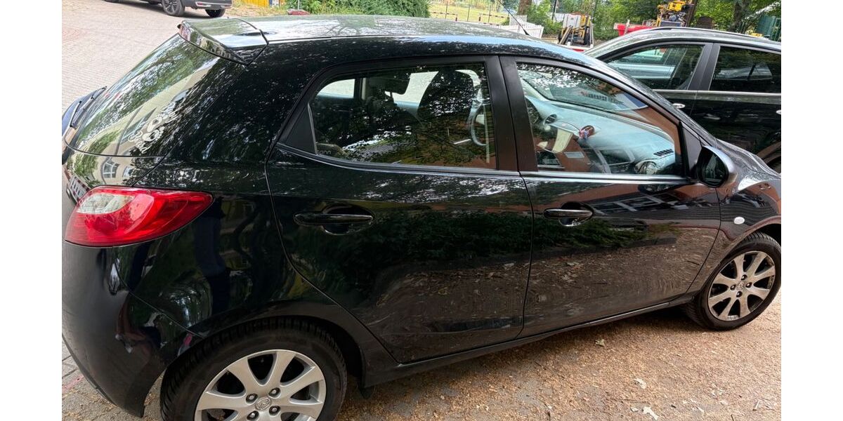 Mazda 2 64.280 km 5.000 &euro; Dortmund 44269