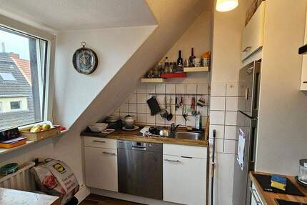 Charmante 3-Zimmer Dachgeschosswohnung inkl. Küche in zentraler Lage 3 zimmer