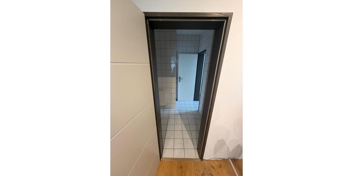 Lagerfläche mit Büroräumen – ca. 150–160 m² zimmer