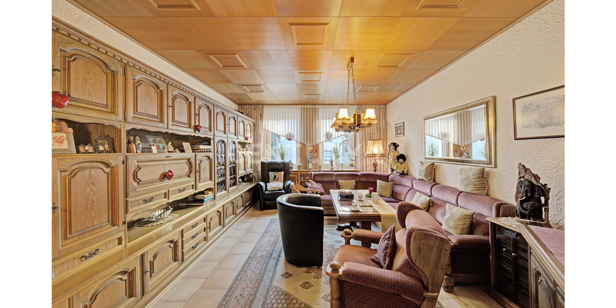 Aufgepasst! Entwicklungsfähiges Zinshaus mit angrenzendem Bau-Gewerbegrundstück 17 zimmer