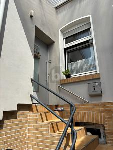VOLL SANIERT MIT AUSBAUGENEHMIGUNG UND GARTEN 3 zimmer