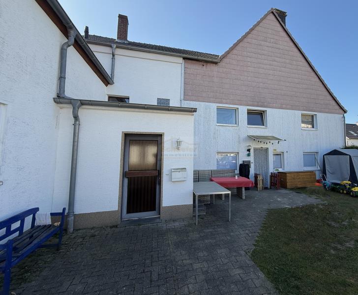 RESERVIERT: Vermietete ETW in 2 Fam.- Haus sucht neuen Besitzer 5 zimmer