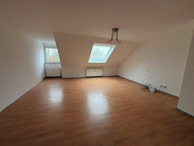 Dachgeschoßwohnung Dortmund Bövinghausen - 4 Zimmer, 77 m&sup2;, 550&euro; | Angebot:26443995
