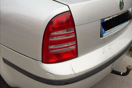 Skoda Superb 233.305 km 2.300 &euro; Dortmund 44328