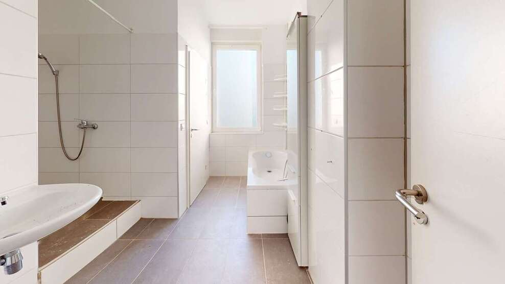 Großzügige 3,5-Zimmer-Eigentumswohnung mit Dachterrassen-Zugang und 2 Stellplätzen in HammHerringen 3.5 zimmer