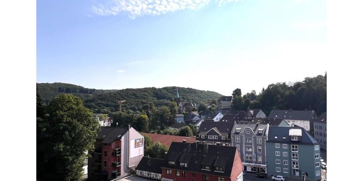 Ihr neues Zuhause Frisch sanierte Wohnung + Parkplatz + Balkon 3 zimmer