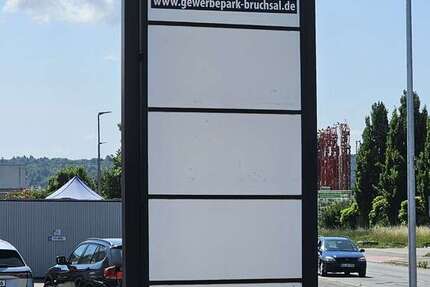 Halle in Bruchsal 1.800 € 320 m²