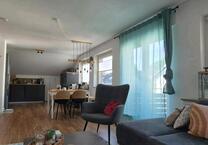 4 Zimmer DG- Wohnung mit Balkon u. zwei Bäder in Saarn zu vermiet