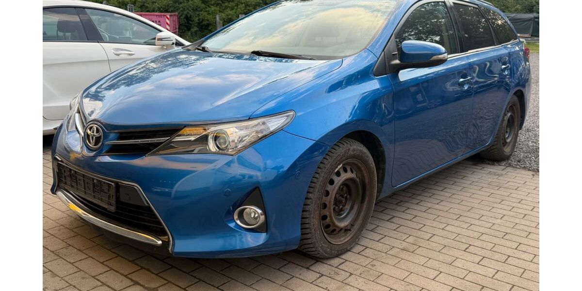 Toyota Auris 235.000 km 4.999 &euro; Schwerte 58239