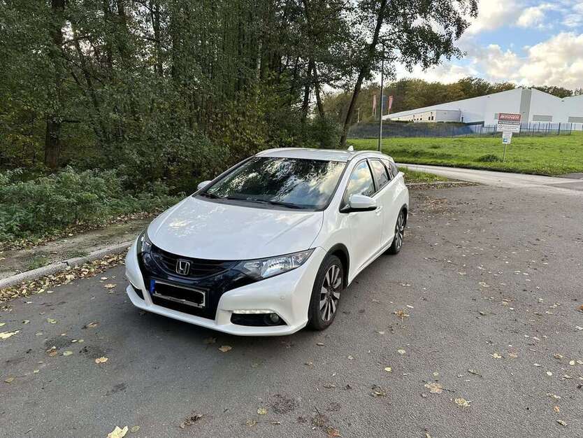 Honda Civic 133.000 km 9.000 € Hemer 58675