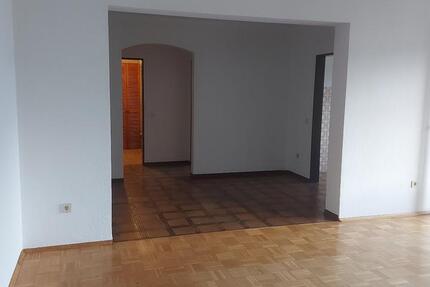 2 Zi. Wohnung 65 qm, Balkon, zentrale Lage 2 zimmer