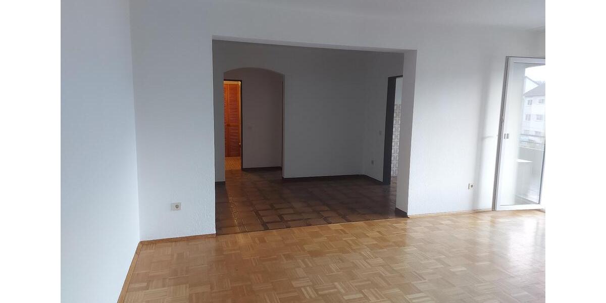 2 Zi. Wohnung 65 qm, Balkon, zentrale Lage 2 zimmer