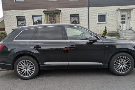 Audi Q7 82.000 km 42.999 &euro; Herne 44653