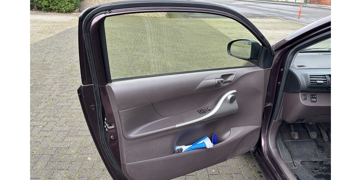 Toyota I Q 143.300 km 3.400 &euro; Holzwickede 59439