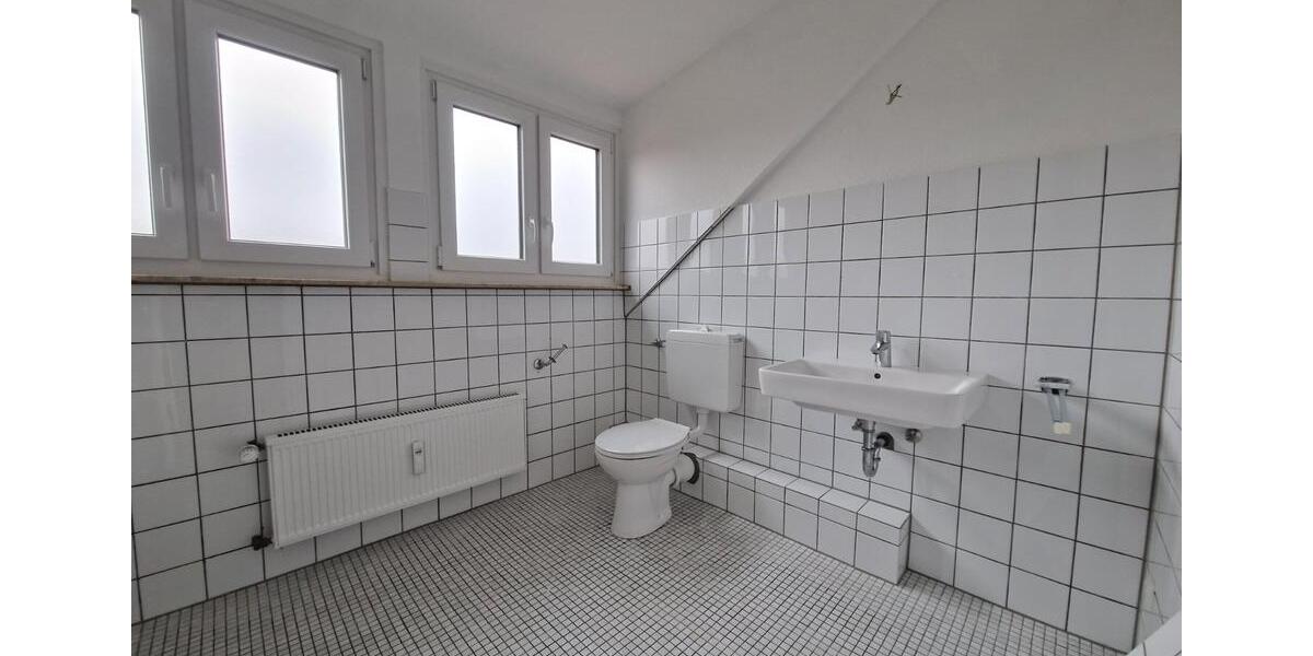 Dachgeschoßwohnung Bochum Altenbochum - 2.5 Zimmer, 60 m&sup2;, 605&euro; | Angebot:25933009
